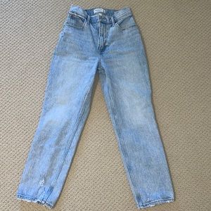 Abercrombie The '90s Straight Ultra High Rise Curve Love Extra Short